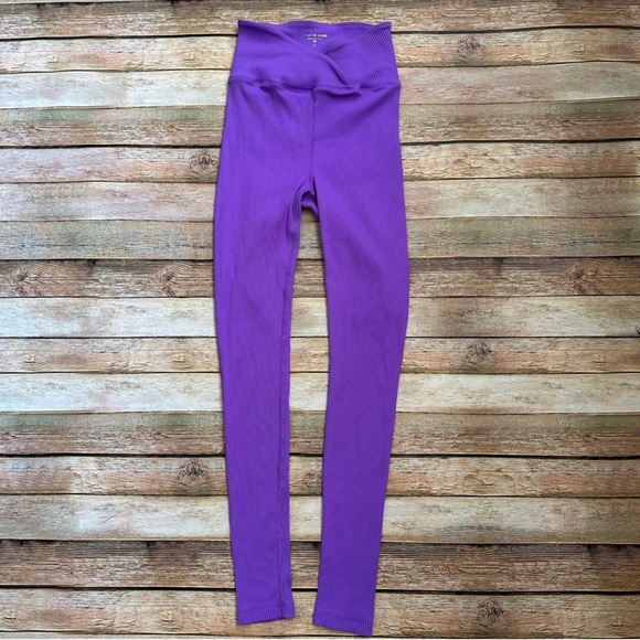 FINAL⬇️EUC💜RARE PURPLE YEAR OF OURS WORKOUT SET - Picture 5 of 6